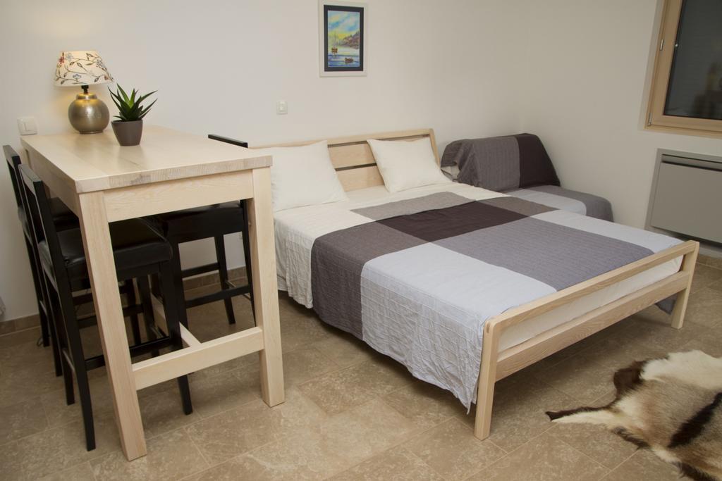 Apartments Brezanin 수토모레 외부 사진