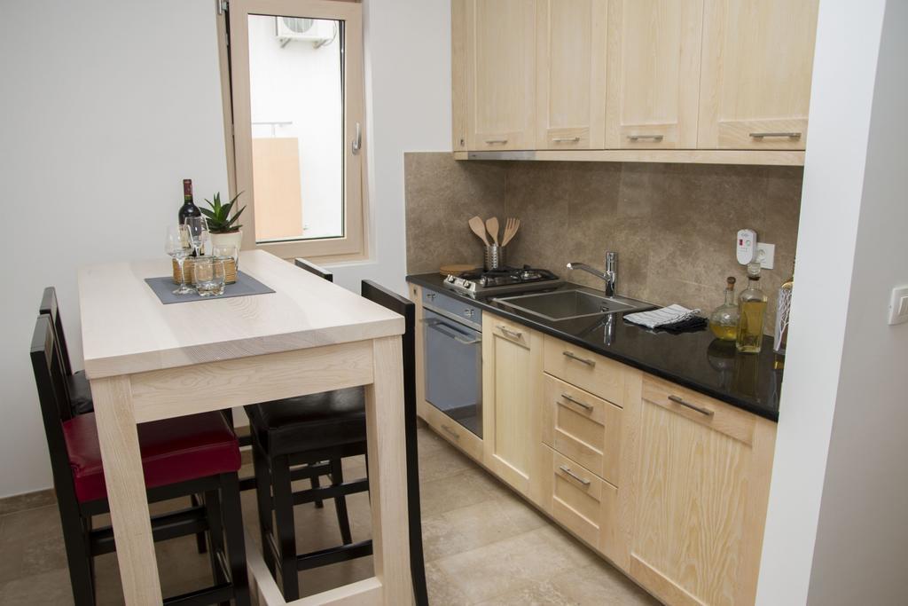 Apartments Brezanin 수토모레 외부 사진