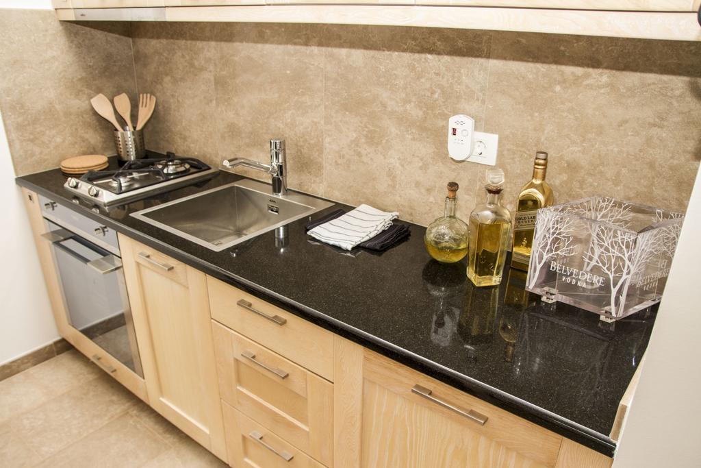 Apartments Brezanin 수토모레 외부 사진